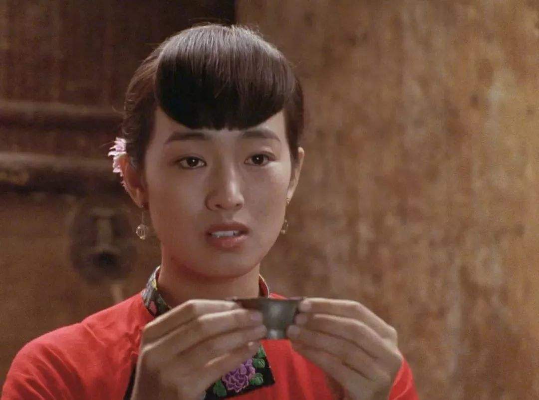 19岁的陈婷，为何会爱上50岁的张艺谋，还甘愿为他生下3个孩子？