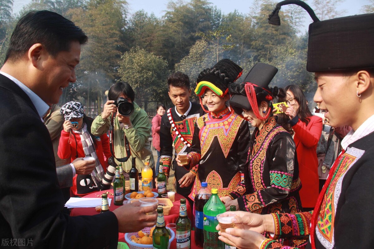 彝族的民俗有什么,彝族民俗文化有哪些特点和风俗