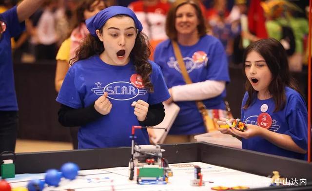 乐高编程课和乐博机器人区别,少儿编程和乐高机器人有什么区别