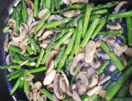 白露后，最该吃的不是肉，而是菌菇，5块钱一斤，现在正上市