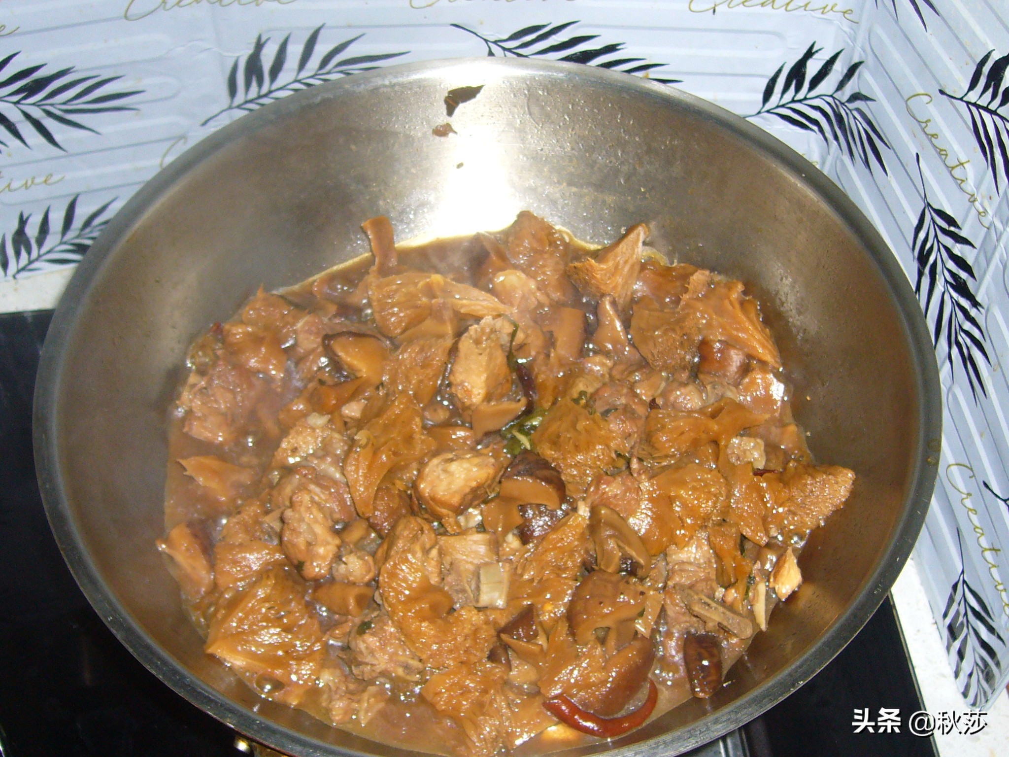 猴头菇煲排骨还可以放什么,当归可以和猴头菇一起煲吗