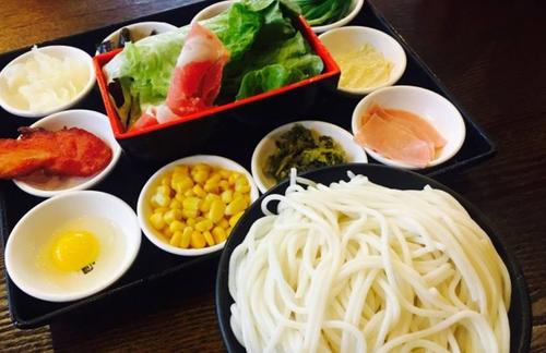 加盟云南过桥米线店多少钱,管记云南过桥米线加盟