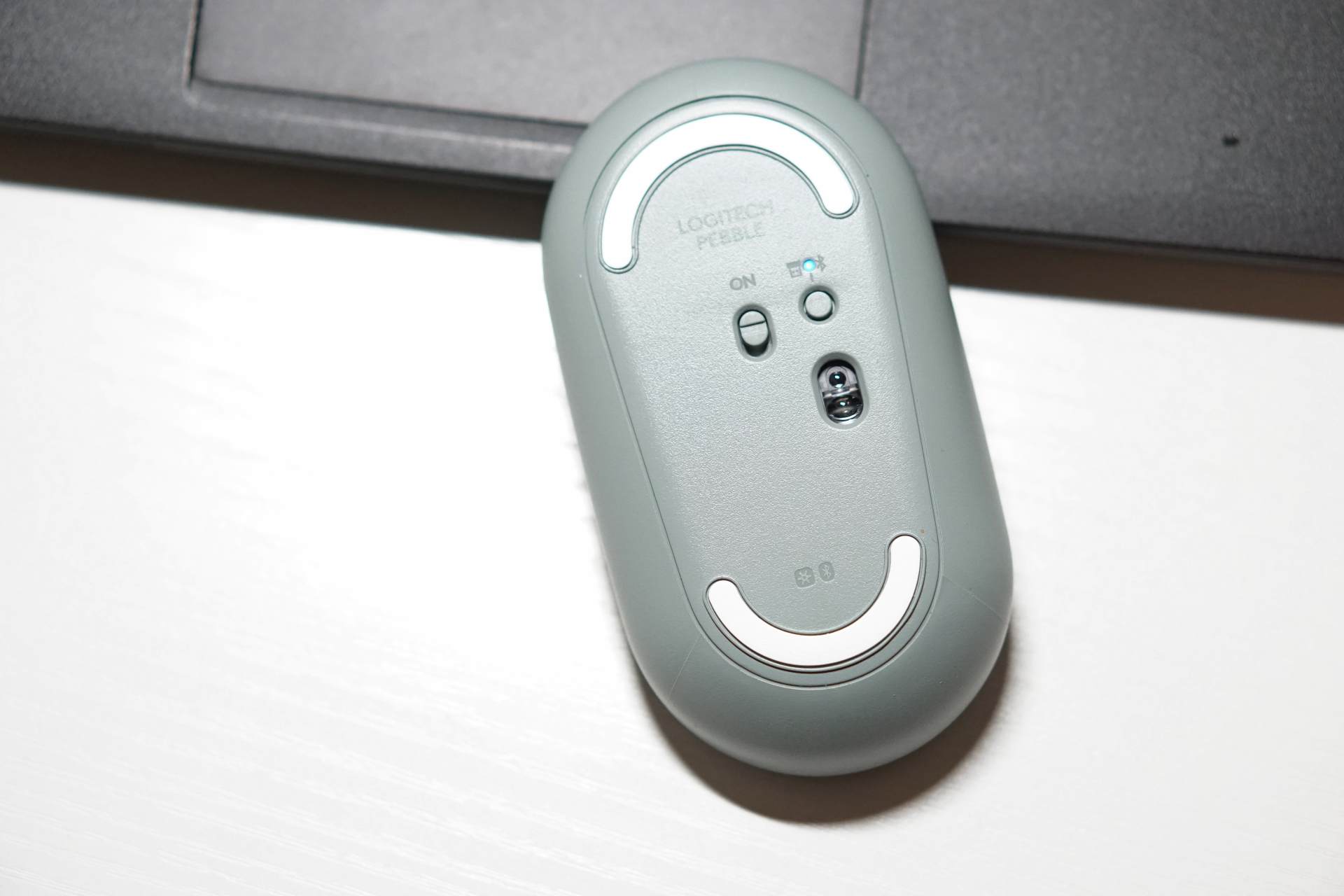 罗技无线鼠标pebble怎么切换蓝牙,罗技鼠标pebble如何连ipad