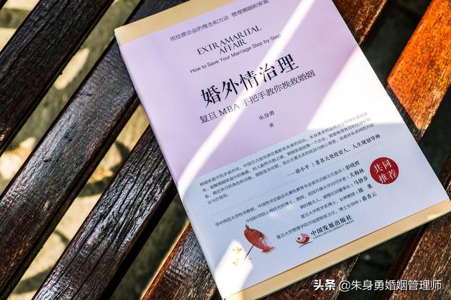 分手后喝醉打电话给前任是啥心理,男友去找前任了什么心理