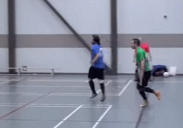 若是想赢就先摆出赢的姿态,想赢球练防守