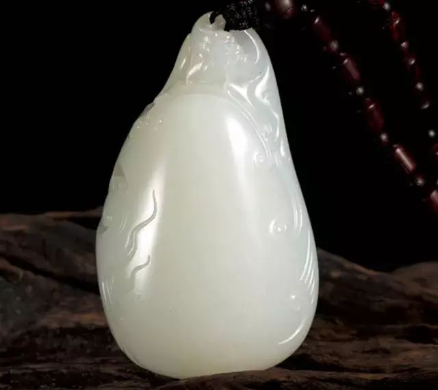 和田玉知识什么是水线,你知道和田玉的油性是怎么来的吗