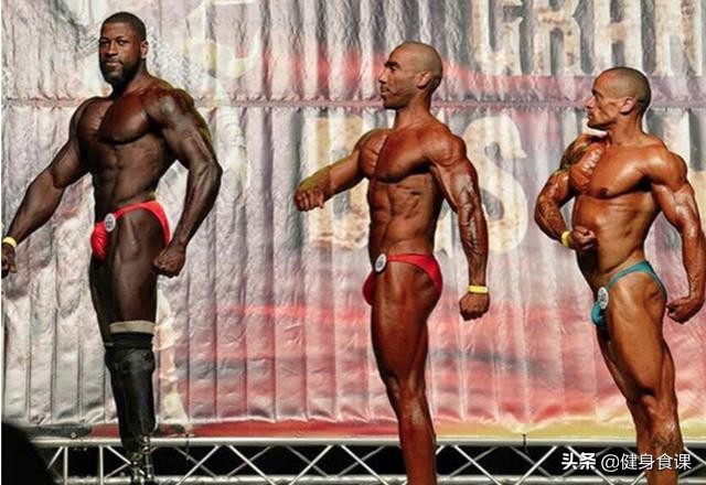 车祸失去双腿，如何只靠上半身逆袭，并抱得美人归？不仅仅是努力