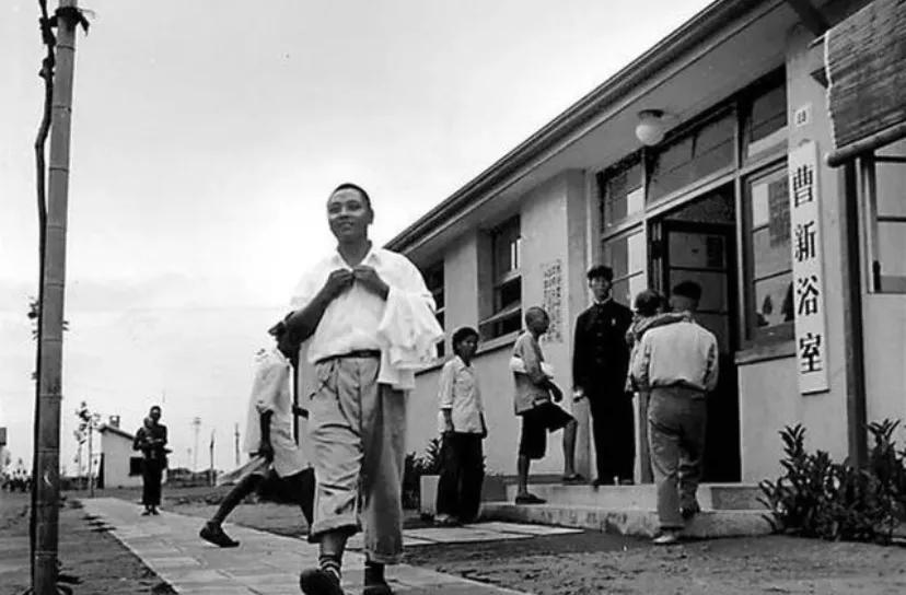 别再冒犯美工了。就一设计师，也想当美工