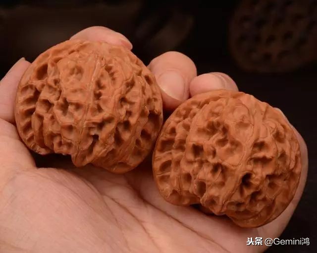 高价跳水核桃,价格跳水最快的文玩