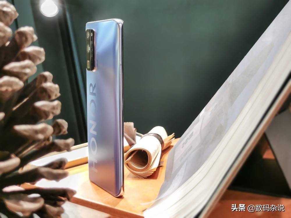 荣耀30pro2024年还值得入手吗,荣耀2020年上市的最高端手机