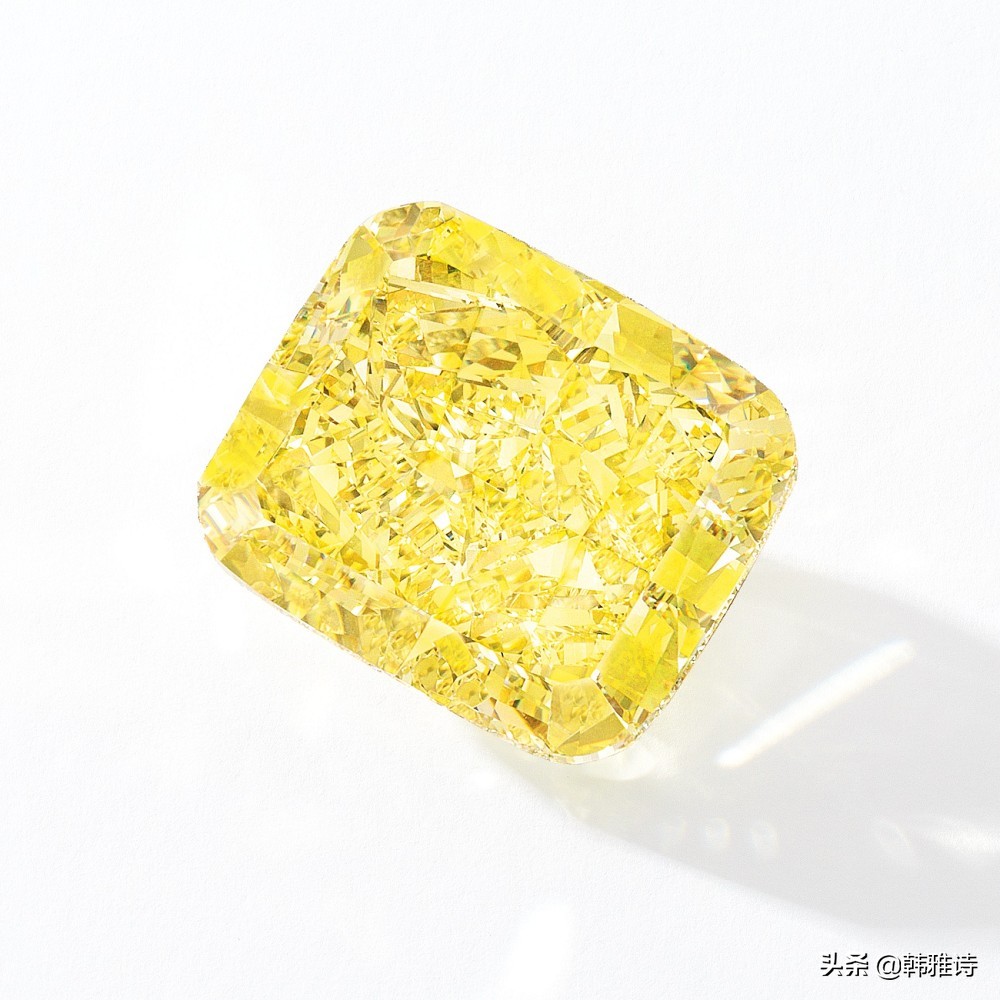 10.64ct紫粉色钻石在香港珠宝秋拍最终以1.56亿港币成交