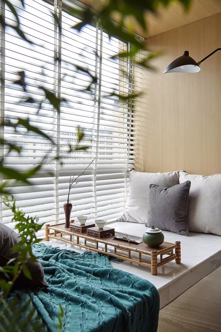 房地产外观抄袭,中国房地产飘窗设计