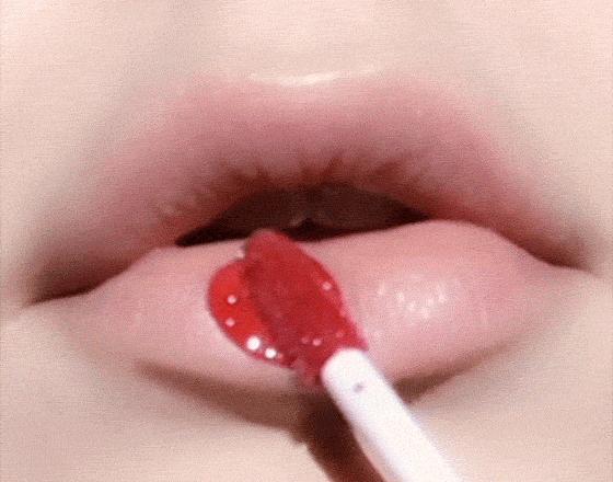 泫雅为什么要丰唇,泫雅太红了怎么办