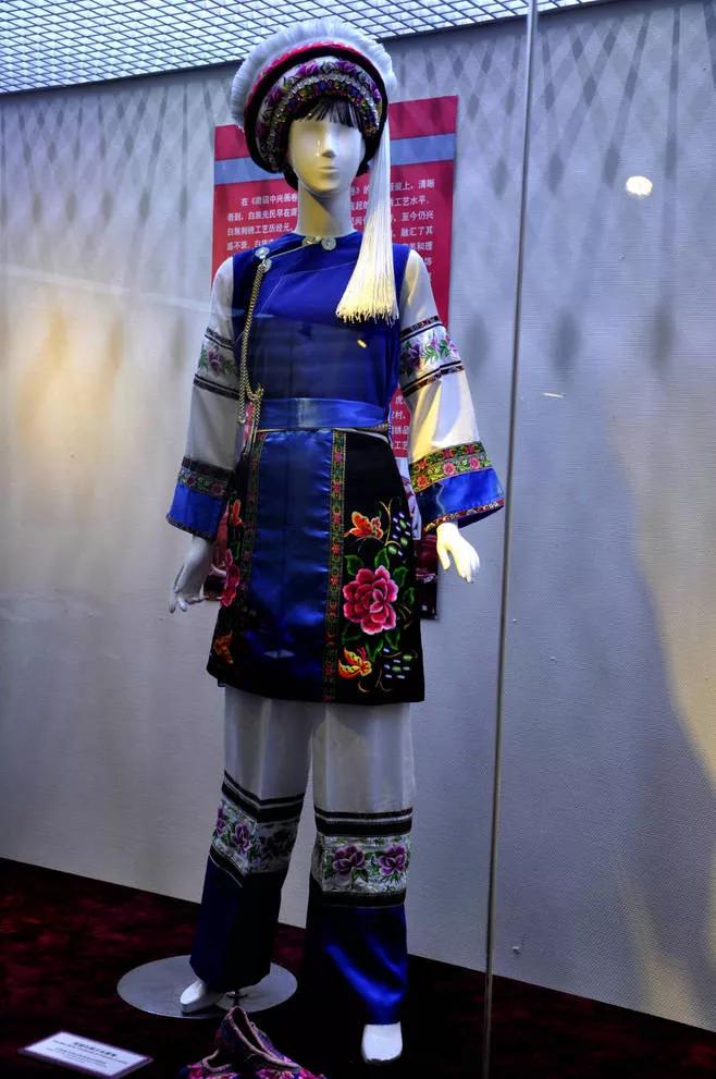 云南少数民族服饰图片,最好看的云南民族服饰