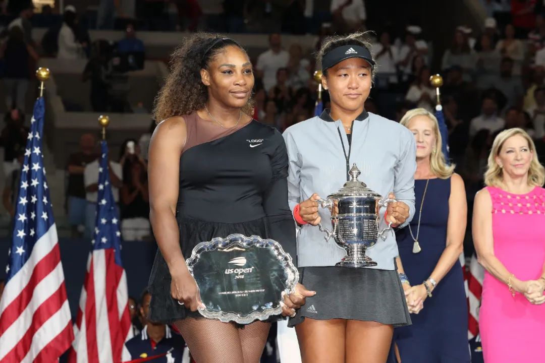 弃美入日,这位日本“黑人”姑娘,为什么能成为体坛圈钱女王?