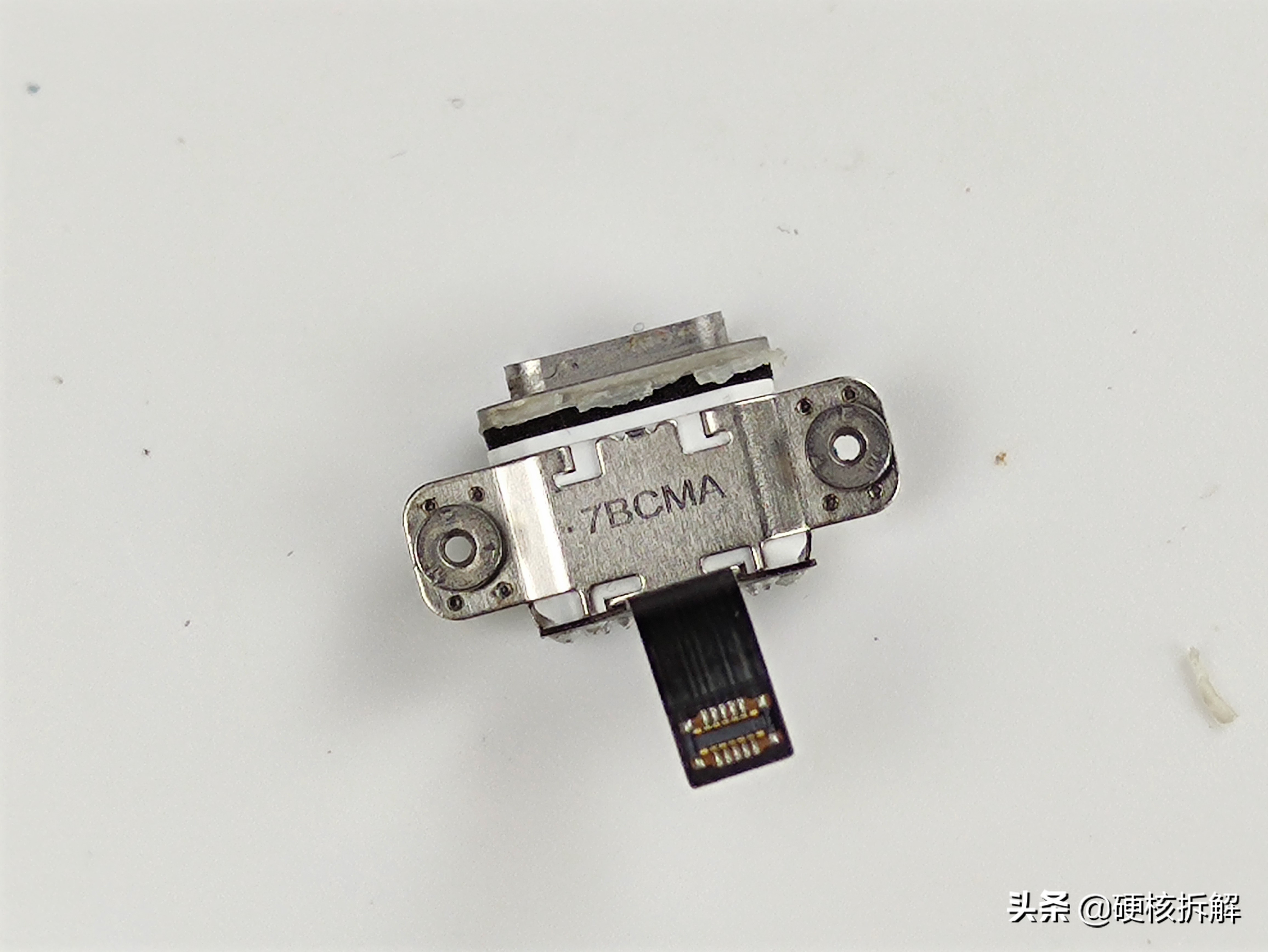 拆解苹果airpods和华强北airpods,拆解airpods耳机喇叭