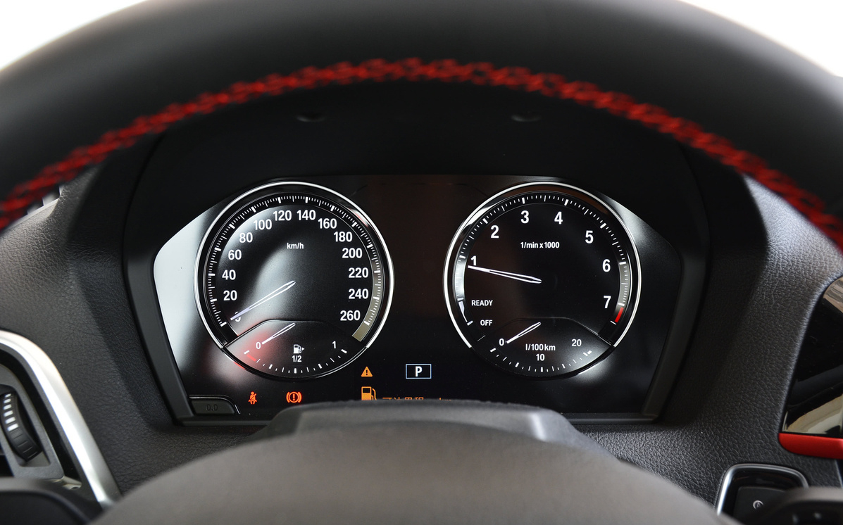 宝马740li3.0t油耗一公里多少钱,宝马330lixdrivem运动曜夜版油耗