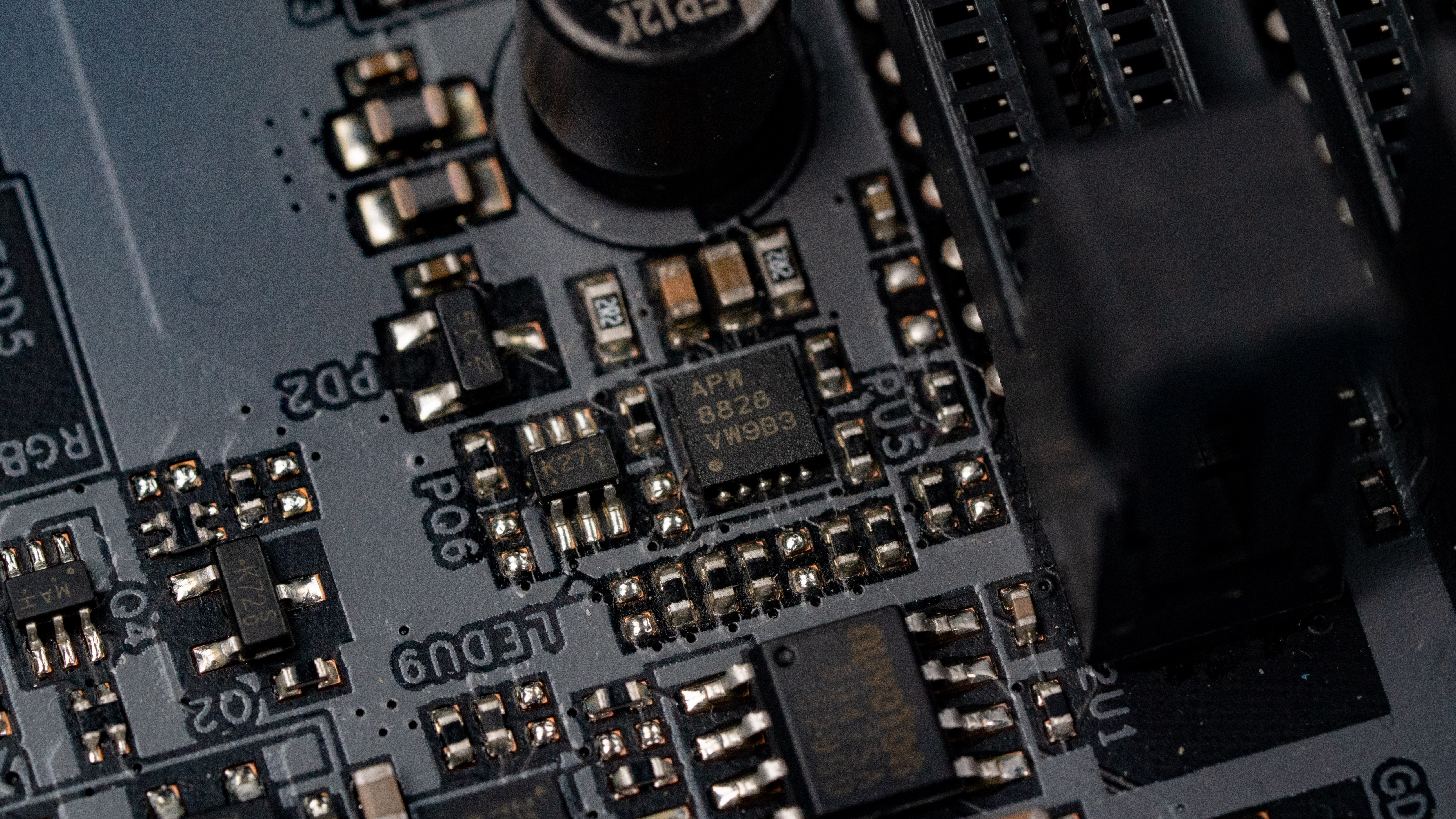 华擎b560m钢铁传奇评测,钢铁是怎样炼成的1957