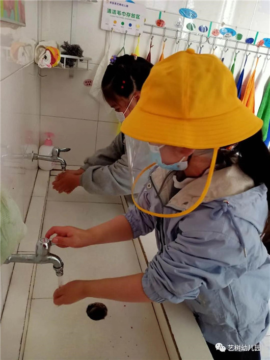 0到3岁早教儿歌100首宝宝吃饭不闹,16首简单儿歌帮宝宝练说话