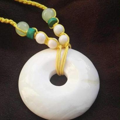 佛教七宝砗磲最圣洁的有机宝石,佛教七宝之一的砗磲你对它了解吗