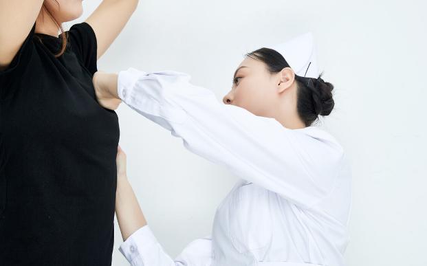 乳腺增生出现哪些症状要引起重视,双侧乳腺小叶增生并部分囊性增生