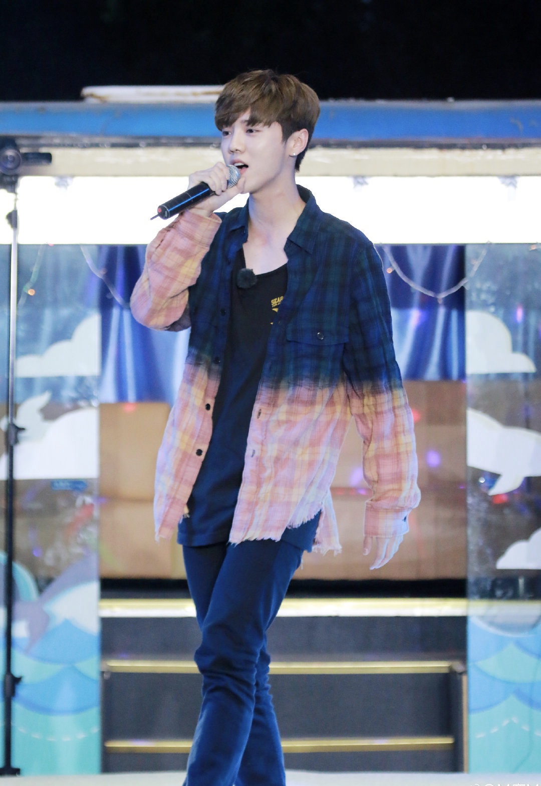 发量多的鹿晗,鹿晗发量优秀而引发的爆笑