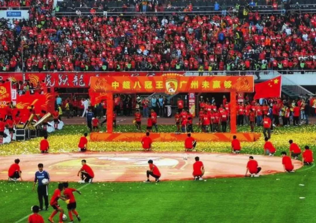 为什么房地产商人都愿意玩足球,哪些房地产撑不住了