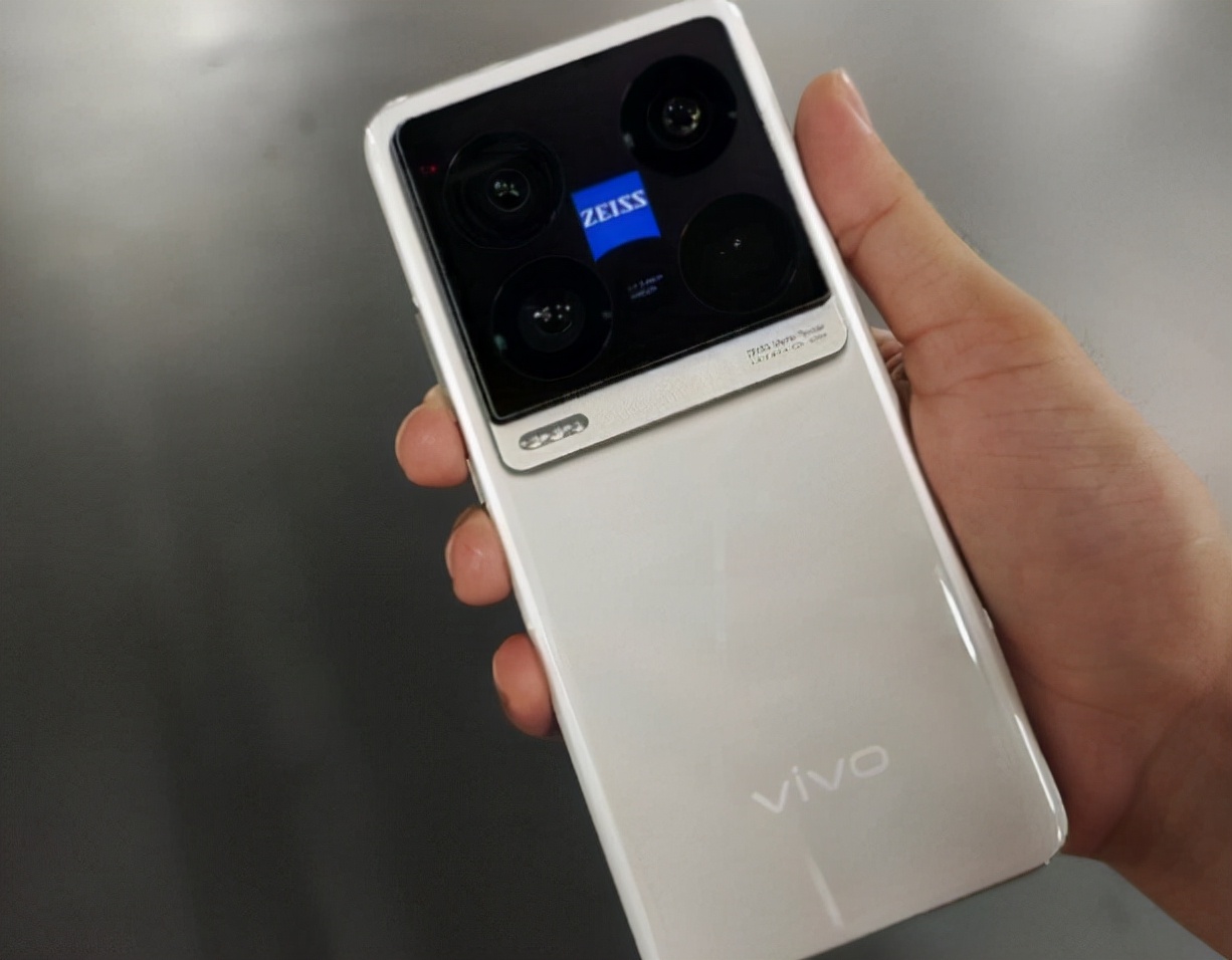 买手机注意4点，掌握挑选手机的精髓，你也能成为一个“内行人”