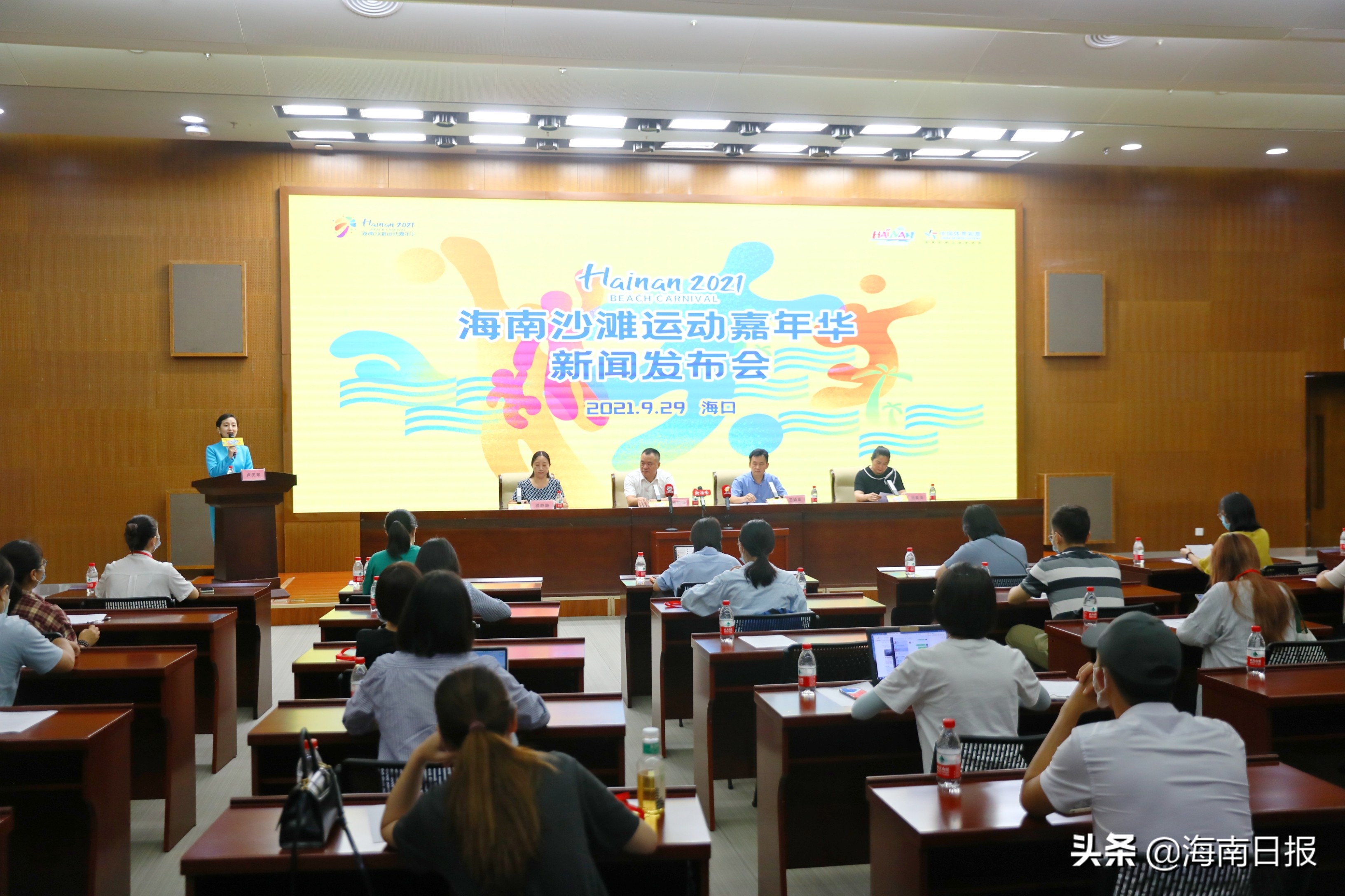 海南西秀海滩活动,海南沙滩狂欢节现场