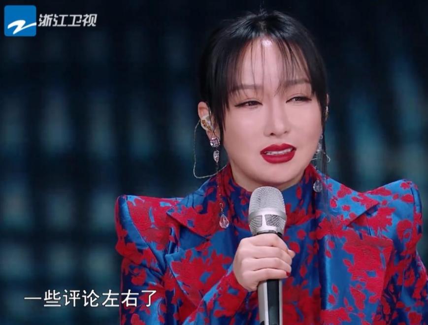 21岁爆红,24岁走出国门,32岁跌落神坛,萨顶顶到底经历了什么?