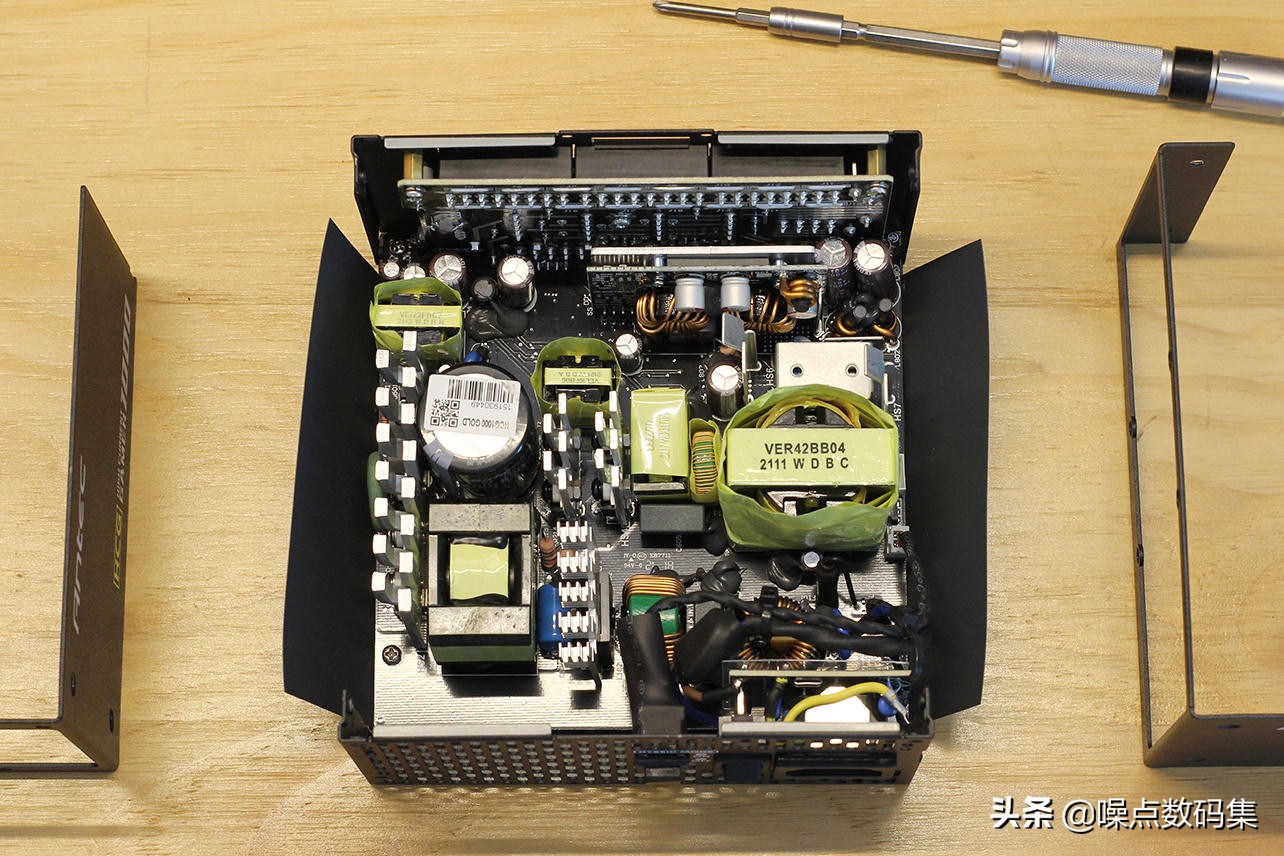 安钛克750w电源拆机,安钛克hcg650w电源安装教程