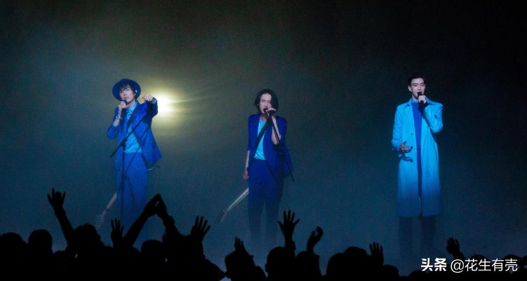 7年之后再次相遇韩剧,戚薇和李承铉跨年晚会双向奔赴