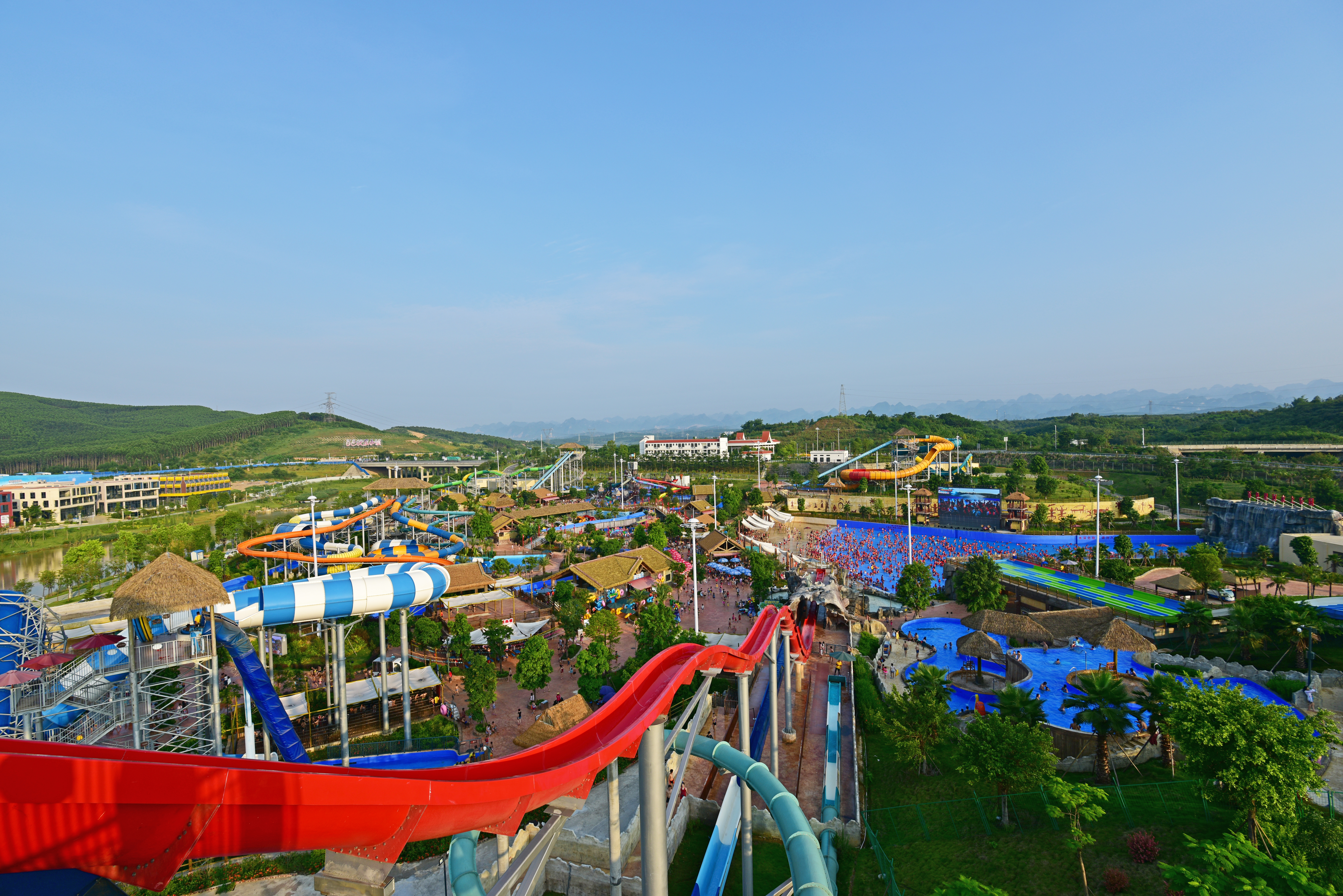 超级梦幻水上乐园,水上乐园嗨爆全场