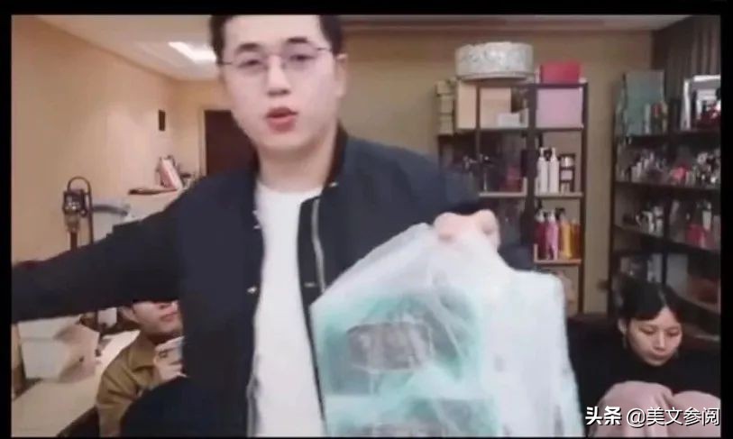 李佳琦和小助理在一起吗,李佳琦和小助理相爱相杀