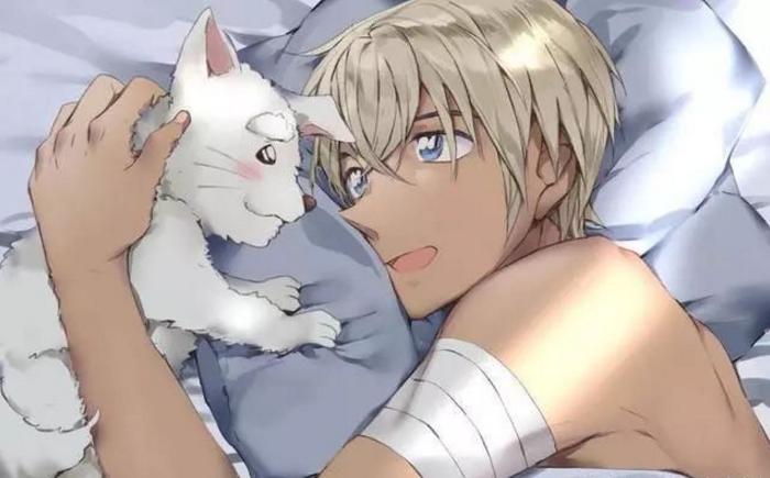 柯南中有无眼镜的效果，妃英里很意外，而她的女王之名实至名归