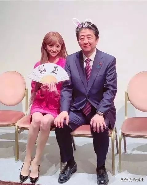 日本第一陪酒女引退！滴酒不沾却日赚1个亿，首相都被她征服