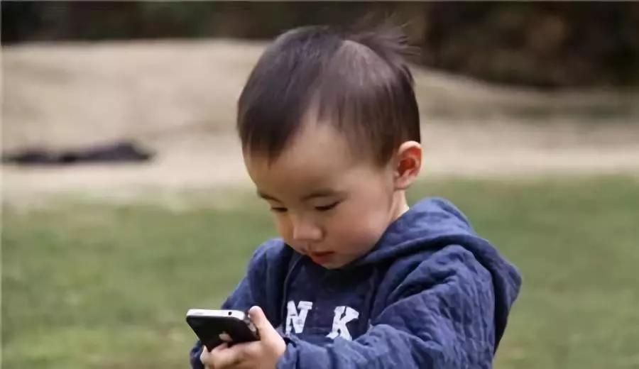 穿鞋套上课的日子－－你还记得吗？