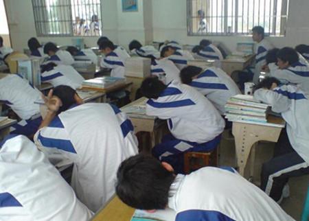 上初三后成绩一落千丈了怎么办,初中毕业了成绩很差怎么补