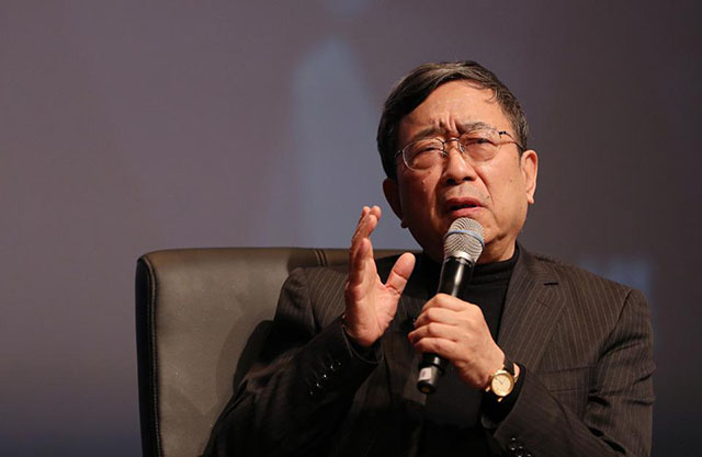 余秋雨当代文豪,余秋雨为什么会饱受争议