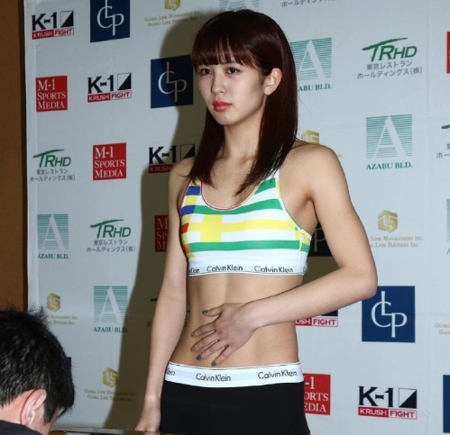 日本小孩打梅威瑟,日本拳击神童打梅威瑟