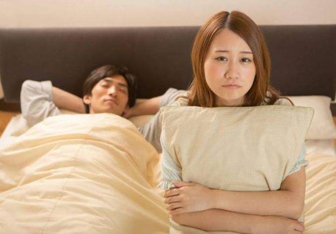 为什么女人过了40就不愿接吻,女人过了40岁不愿意动心思