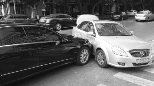 人被车撞了怎么处理对自己有利,人被车撞了可以要求哪些赔偿