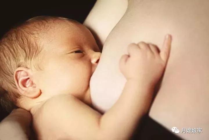 新妈妈母乳越来越少怎么办？月嫂的「四多一减法」让奶水多起来