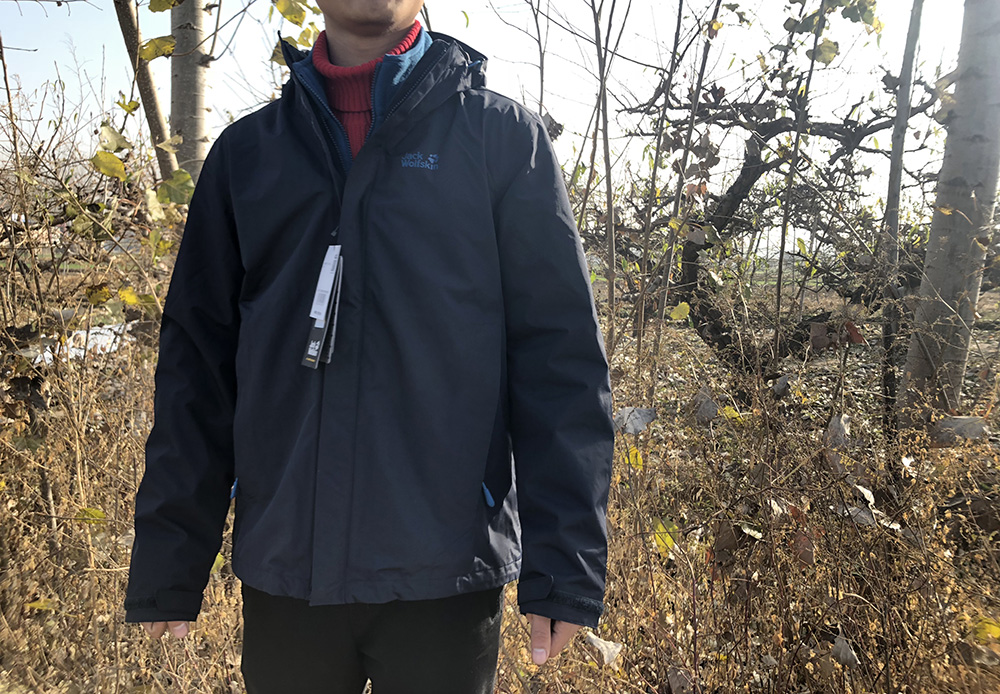 狼爪三合一冲锋衣测评对比,狼爪冲锋衣和jeep冲锋衣哪个好
