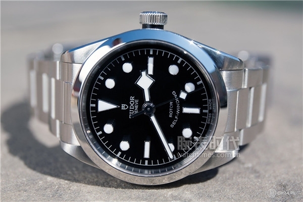 帝舵男士大表盘带钻手表价格,表径36帝舵手表男上手效果