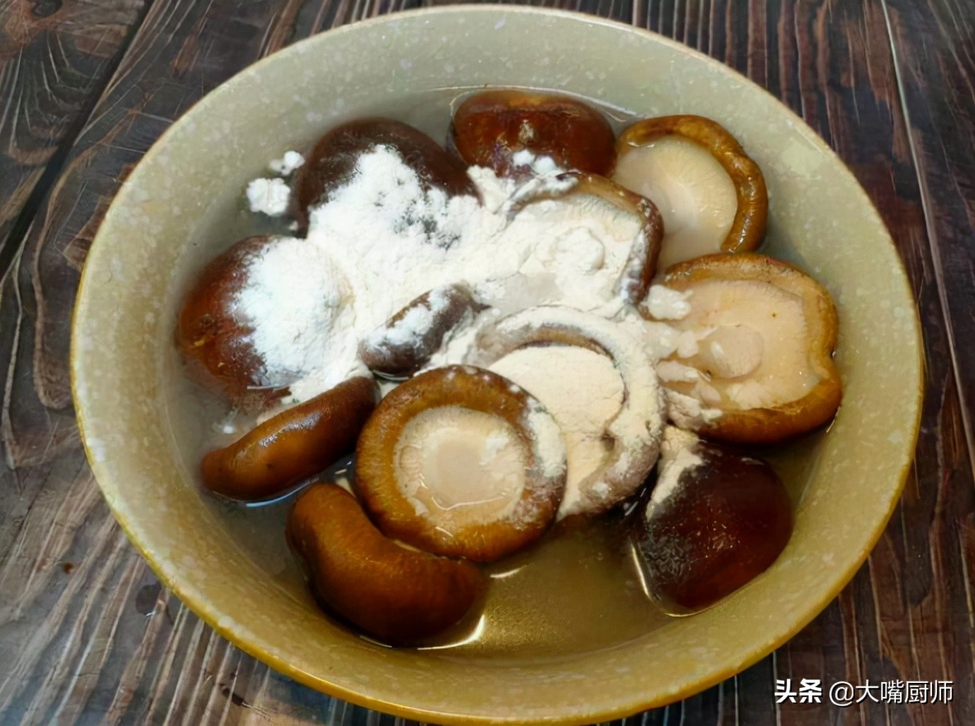 老厨师告诉你,食用碱小苏打区别大,学会正确用法,做饭更轻松