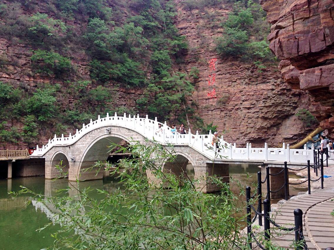 人间仙境七步沟,七步沟风景区石马崖