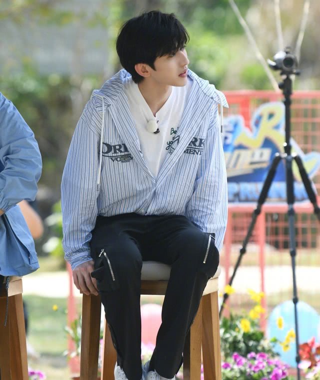 蔡徐坤奔跑吧最新期造型,蔡徐坤综艺帅