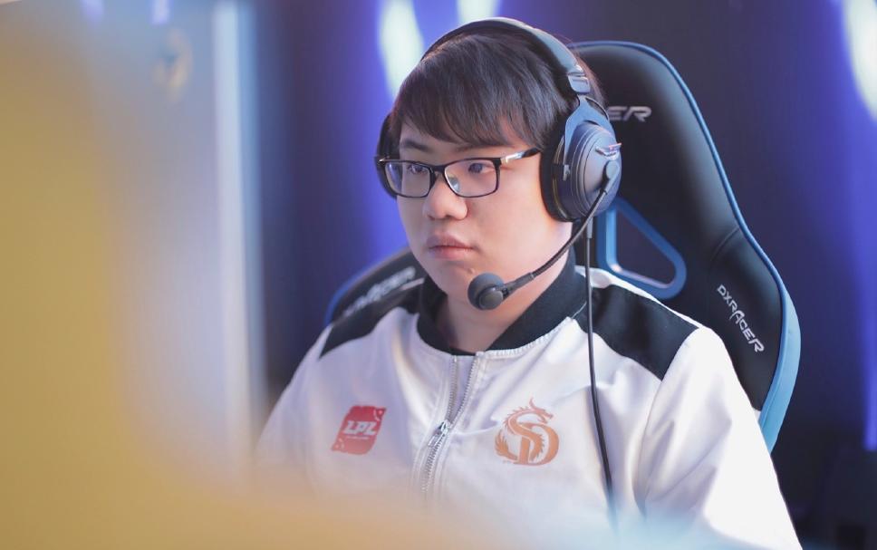 lpl赛场神级预判,lpl赛场上单英雄