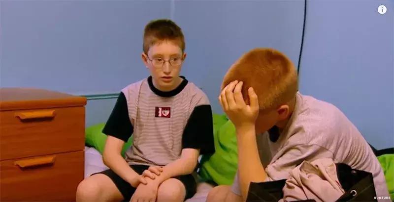 没有大人管的小孩子,没有大人管的孩子